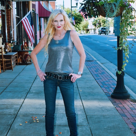 Meet your Posher, June - Picture 13 of 15